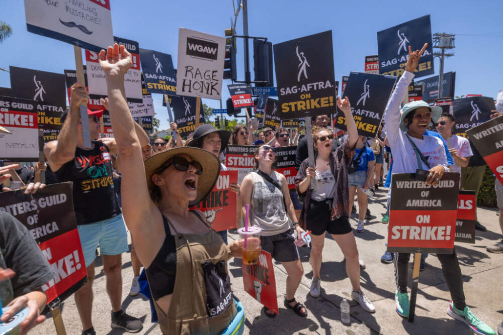THE HISTORY OF HOLLYWOOD STRIKES